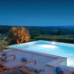 Willa Modern Lukas With Pool In Vizinada *