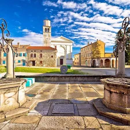 Modern Lukas With Pool In Vizinada Villa