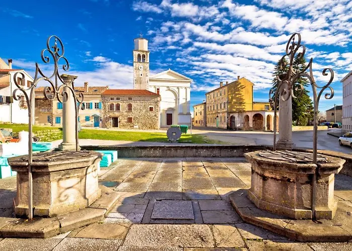 Modern Lukas With Pool In Vizinada Villa