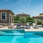 Modern Lukas With Pool In Vizinada * Markovac