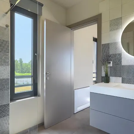 Modern Lukas With Pool In Vizinada Villa