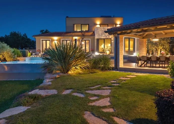 Modern Lukas With Pool In Vizinada Villa *